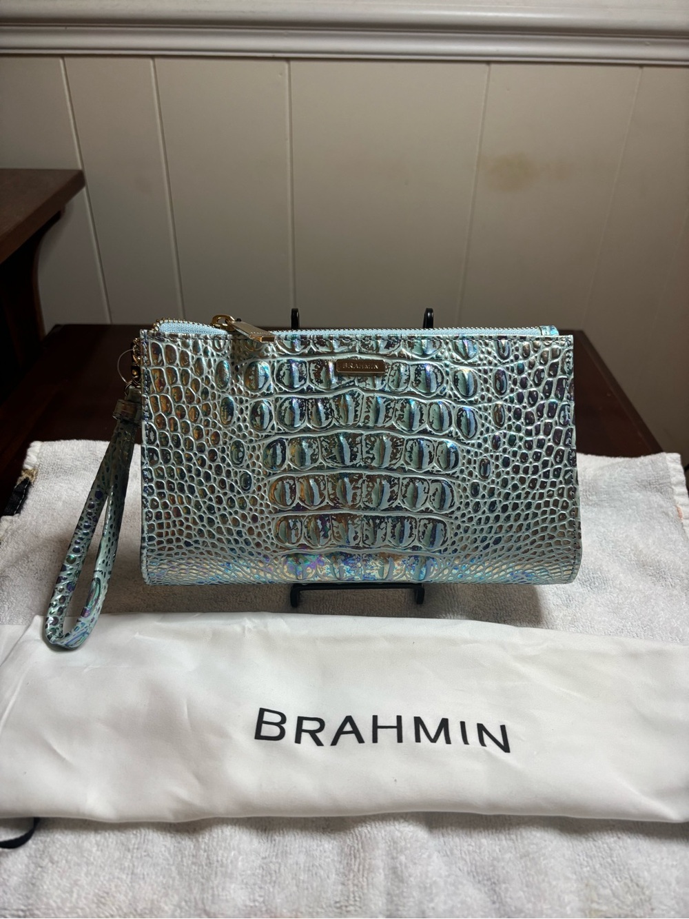 Brahmin Daisy in Wonderland